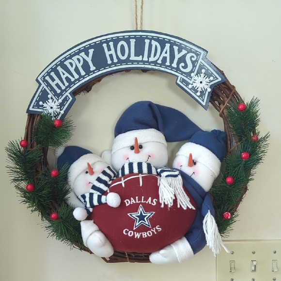 Dallas Cowboys Themed CHRISTMAS WREATH with Happy Snowman - Picture 1 of 4